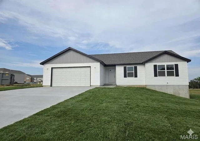 Photo 1 of Single family home for sale at 28501 Shallow Water Rd, Warrenton, MO 63383 | MLS# MIS26060528 | Listing updated on 2026-09-24