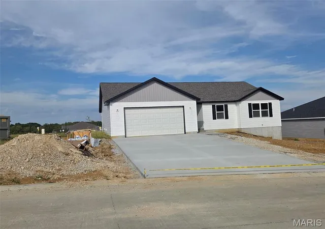 Photo 2 of Single family home for sale at 28501 Shallow Water Rd, Warrenton, MO 63383 | MLS# MIS26060528 | Listing updated on 2026-09-24