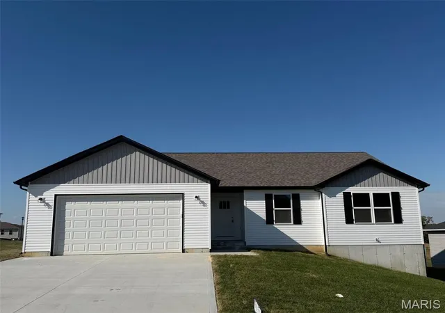 Photo 3 of Single family home for sale at 28501 Shallow Water Rd, Warrenton, MO 63383 | MLS# MIS26060528 | Listing updated on 2026-10-28