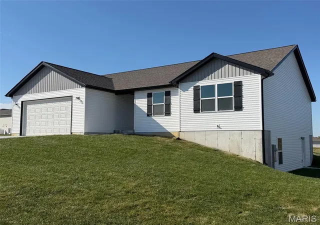 Single family home for sale at 28501 Shallow Water Rd, Warrenton, MO 63383 | MLS# MIS26060528
