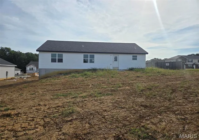 Photo 3 of Single family home for sale at 28501 Shallow Water Rd, Warrenton, MO 63383 | MLS# MIS26060528 | Listing updated on 2026-09-24