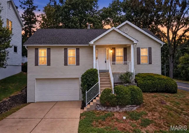 Photo 1 of Single family home for sale at 1092 Johanna Dr, Ballwin, MO 63021 | MLS# MIS26060533 | Listing updated on 2026-09-23