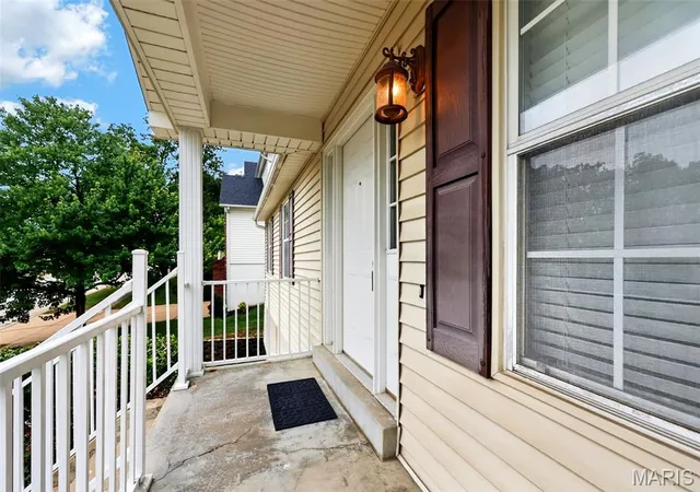 Photo 3 of Single family home for sale at 1092 Johanna Dr, Ballwin, MO 63021 | MLS# MIS26060533 | Listing updated on 2026-09-23