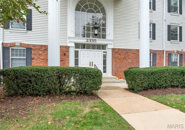 Photo 1 of Condo for sale at 2335 Manor Grv Dr #11, Chesterfield, MO 63017 | MLS# MIS26060541 | Listing updated on 2026-10-27