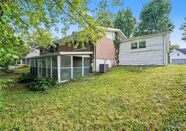 Photo 2 of Single family home for sale at 818 S Rapp Ave, Columbia, IL 62236 | MLS# MIS26060547 | Listing updated on 2026-09-20