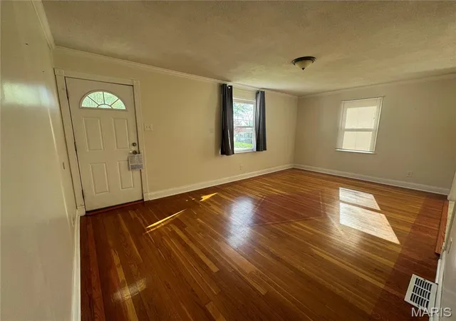 Photo 4 of Single family home for sale at 10421 Niblic Dr, Saint Louis, MO 63114 | MLS# MIS26060548 | Listing updated on 2026-10-03
