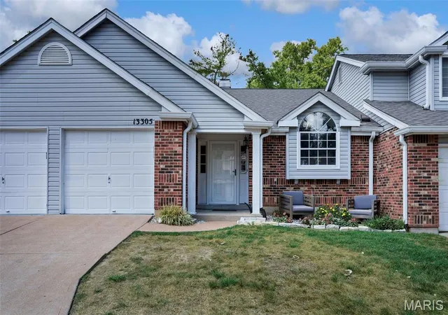 Photo 2 of Condo for sale at 13305 Woodlake Village Ct, Saint Louis, MO 63141 | MLS# MIS26060573 | Listing updated on 2026-10-17
