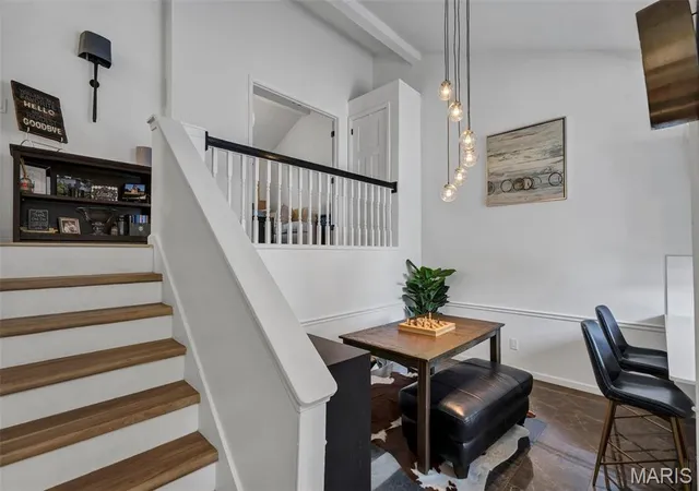 Listing Photo 5 - Condo for sale in building located at 13305 Woodlake Vlg Ct, Saint Louis, MO 63141