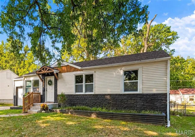Photo 2 of Single family home for sale at 10501 Hoyt Dr, Saint Louis, MO 63137 | MLS# MIS26060574 | Listing updated on 2026-09-21