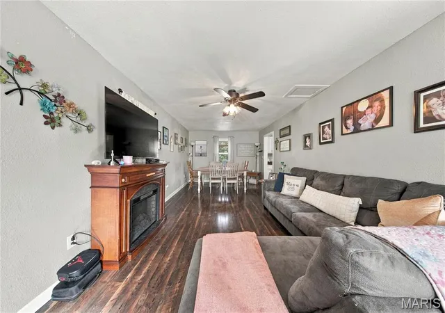 Photo 3 of Single family home for sale at 203 N Ellen St, Dixon, MO 65459 | MLS# MIS26060581 | Listing updated on 2026-10-05