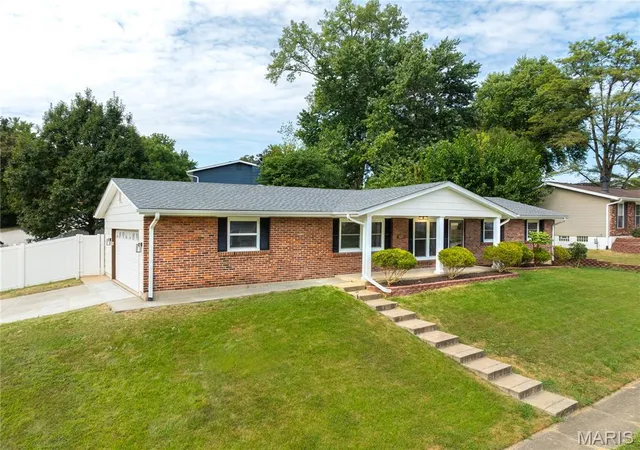 Single family home for sale at 3025 Sherwood Ln, Saint Charles, MO 63301 | MLS# MIS26060582