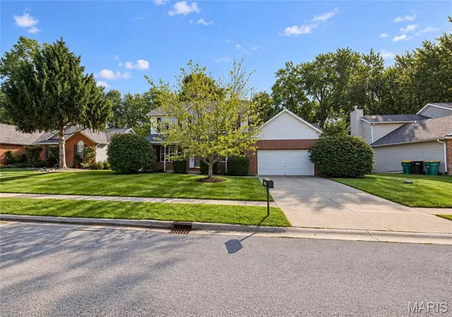 Photo 2 of Single family home for sale at 1106 Illini Dr, O Fallon, IL 62269 | MLS# MIS26060583 | Listing updated on 2026-10-17