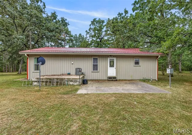 Photo 2 of Single family home for sale at 1109 Hwy Aa, Farmington, MO 63640 | MLS# MIS26060585 | Listing updated on 2026-09-19