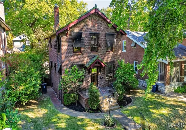 Photo 1 of Single family home for sale at 7051 Waterman Ave, Saint Louis, MO 63130 | MLS# MIS26060591 | Listing updated on 2026-10-19