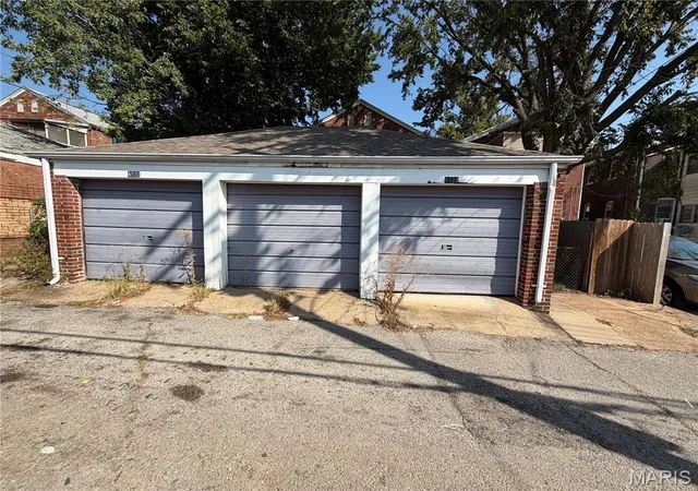 Photo 18 of Multi family home for sale at 4928 Winona Ave, Saint Louis, MO 63109 | MLS# MIS26060601 | Listing updated on 2026-10-14