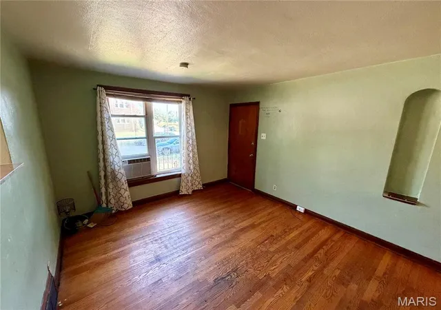 Photo 3 of Multi family home for sale at 4928 Winona Ave, Saint Louis, MO 63109 | MLS# MIS26060601 | Listing updated on 2026-09-19
