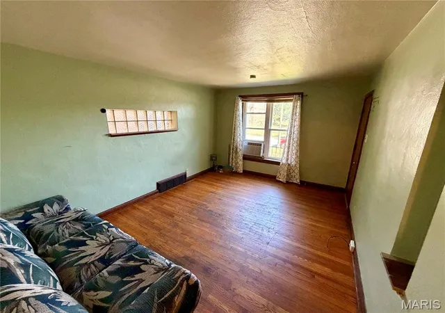 Photo 3 of Multi family home for sale at 4928 Winona Ave, Saint Louis, MO 63109 | MLS# MIS26060601 | Listing updated on 2026-09-19