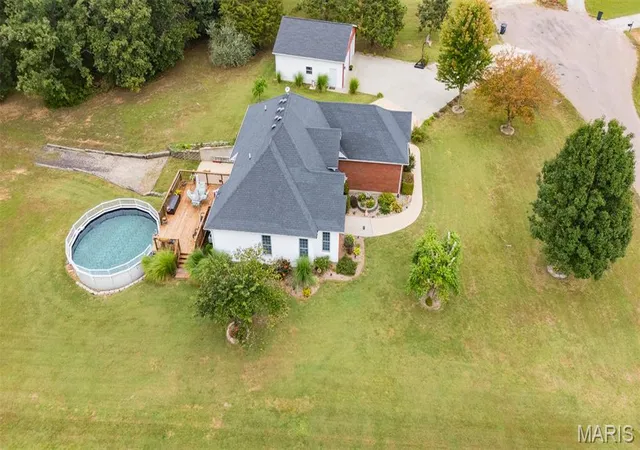 Photo 2 of Single family home for sale at 15225 Deer Park Ln, Saint James, MO 65559 | MLS# MIS26060605 | Listing updated on 2026-09-29