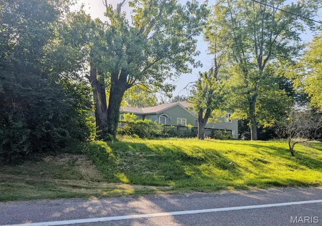 Photo 2 of Single family home for sale at 12816 Bellefontaine Rd, Saint Louis, MO 63138 | MLS# MIS26060608 | Listing updated on 2026-09-20