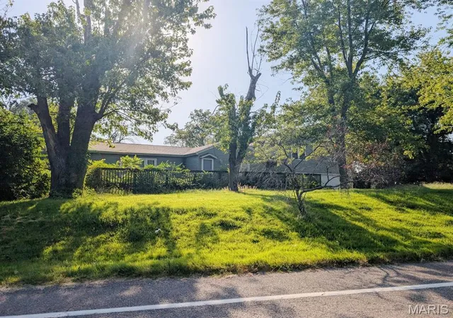 Photo 3 of Single family home for sale at 12816 Bellefontaine Rd, Saint Louis, MO 63138 | MLS# MIS26060608 | Listing updated on 2026-09-20