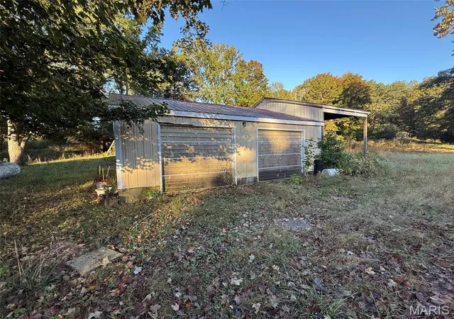 Photo 3 of Single family home for sale at 19225 Goldfinch Dr, Marble Hill, MO 63764 | MLS# MIS26060613 | Listing updated on 2026-10-21