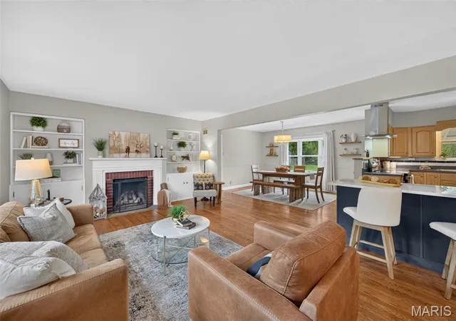 Photo 4 of Single family home for sale at 1424 Ronald Dr, Saint Louis, MO 63119 | MLS# MIS26060614 | Listing updated on 2026-09-23