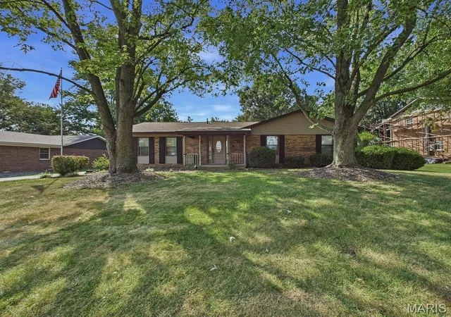 Single family home for sale at 9012 Range Dr, New Athens, IL 62264 | MLS# MIS26060620