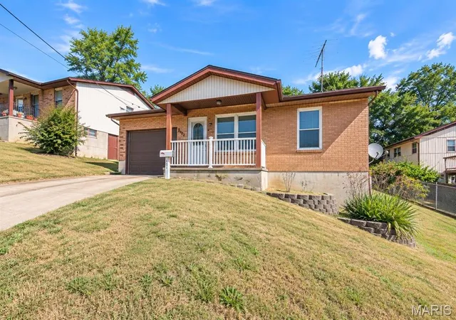 Photo 1 of Single family home for sale at 602 Stewart St, De Soto, MO 63020 | MLS# MIS26060623 | Listing updated on 2026-10-05