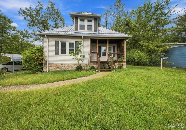 Photo 1 of Single family home for sale at 807 E 4th Street, Salem, MO 65560 | MLS# MIS26060625 | Listing updated on 2026-09-25