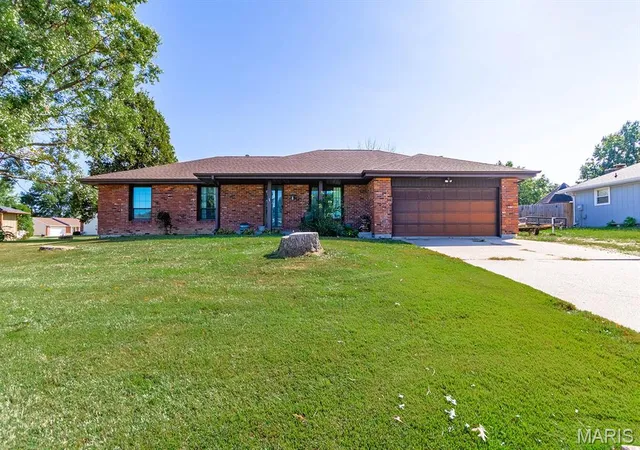 Photo 4 of Single family home for sale at 2310 Park Crst, Mexico, MO 65265 | MLS# MIS26060631 | Listing updated on 2026-10-12