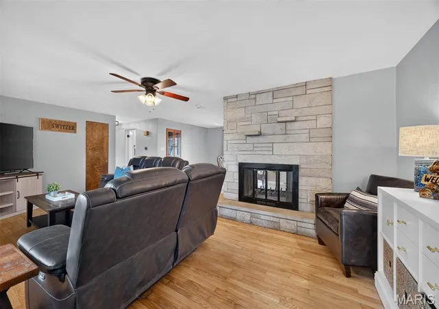 Photo 3 of Single family home for sale at 1505 Paradise Dr, Highland, IL 62249 | MLS# MIS26060632 | Listing updated on 2026-09-24