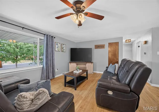 Photo 4 of Single family home for sale at 1505 Paradise Dr, Highland, IL 62249 | MLS# MIS26060632 | Listing updated on 2026-09-24