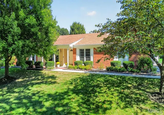 Single family home for sale at 1584 Foxleigh Ct, Saint Louis, MO 63131 | MLS# MIS26060640