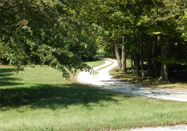 Photo 1 of Sale Pending at 1475 Uthoff Dr, Fenton, MO 63026 | MLS# MIS26060648 | Listing updated on 2026-10-09