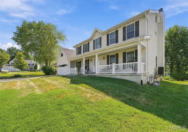 Photo 2 of Single family home for sale at 8 Jacobs Pl Ct, Saint Peters, MO 63376 | MLS# MIS26060649 | Listing updated on 2026-09-20