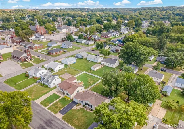 Photo 3 of Single family home for sale at 218 W Liberty St, Columbia, IL 62236 | MLS# MIS26060657 | Listing updated on 2026-10-06