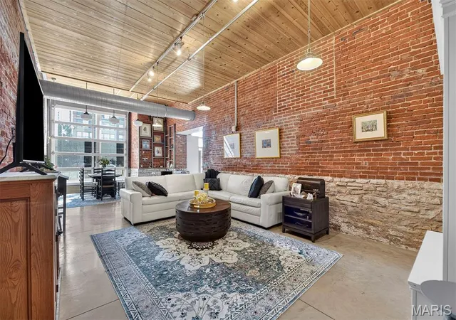 Photo 3 of Condo for sale at 721 N 17th Street #103, Saint Louis, MO 63103 | MLS# MIS26060658 | Listing updated on 2026-09-19