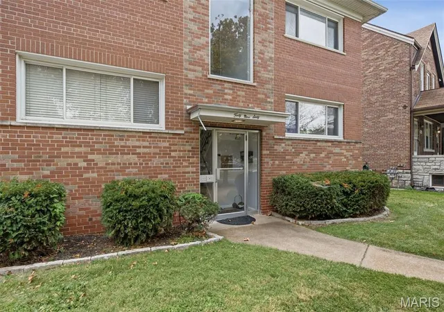 Photo 2 of Multi family home for sale at 4960 Oleatha Ave, Saint Louis, MO 63139 | MLS# MIS26060662 | Listing updated on 2026-09-28
