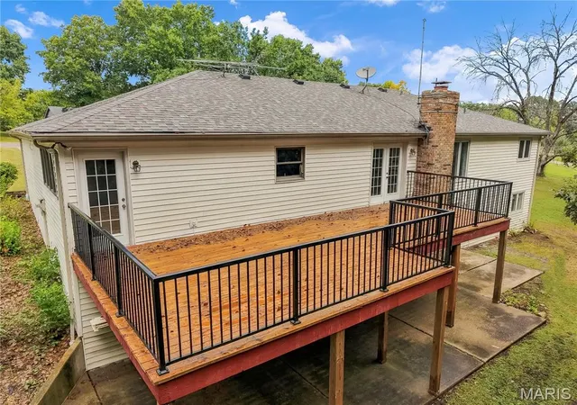 Photo 3 of Single family home for sale at 19646 Clark Rd, Warrenton, MO 63383 | MLS# MIS26060664 | Listing updated on 2026-10-09