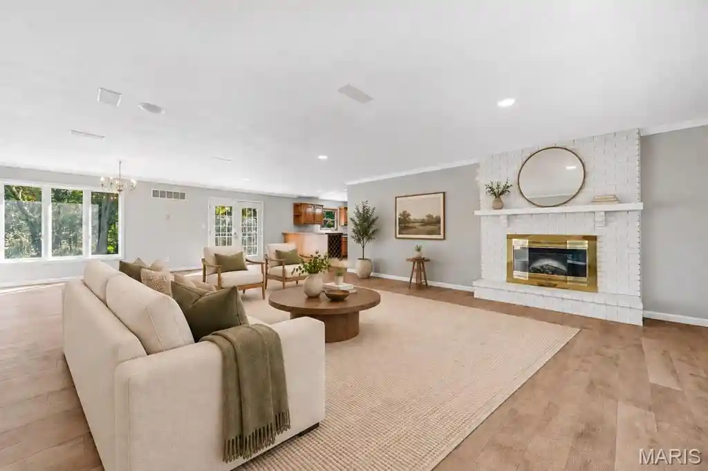 Photo 3 of Single family home for sale at 19646 Clark Rd, Warrenton, MO 63383 | MLS# MIS26060664 | Listing updated on 2026-10-09