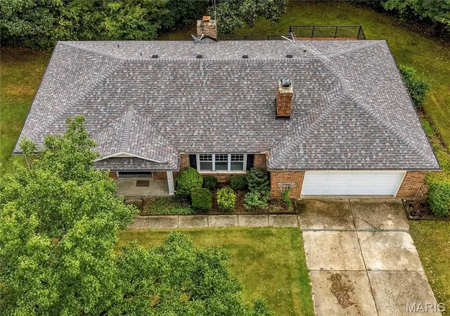 Photo 3 of Single family home for sale at 19646 Clark Rd, Warrenton, MO 63383 | MLS# MIS26060664 | Listing updated on 2026-10-09
