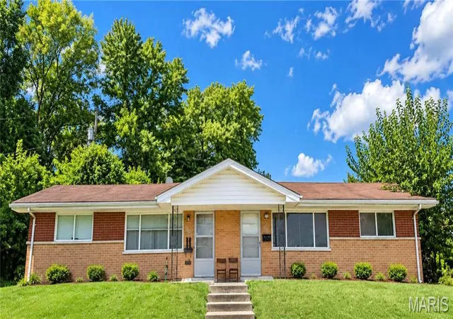 Photo 1 of Multi family home for sale at 417 419 S Cadillac Dr, Saint Charles, MO 63301 | MLS# MIS26060666 | Listing updated on 2026-09-25