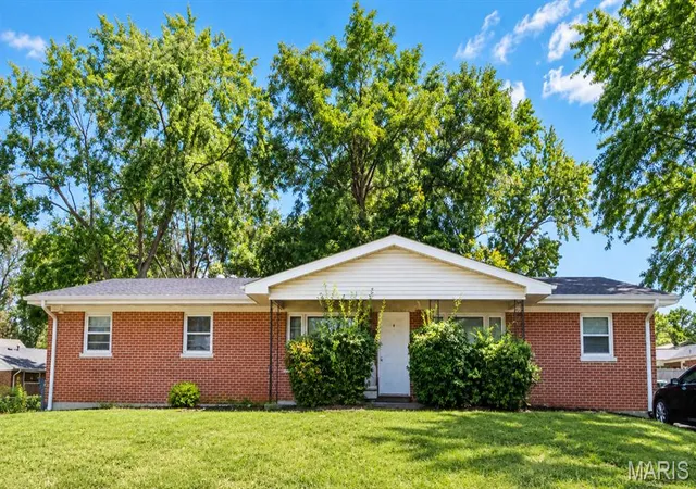 Multi family home for sale at 908-910 Cole Blvd, Saint Charles, MO 63301 | MLS# MIS26060667
