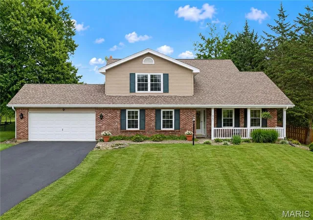 Photo 1 of Single family home for sale at 25 Vicksburg Sta, Saint Charles, MO 63303 | MLS# MIS26060669 | Listing updated on 2026-09-24