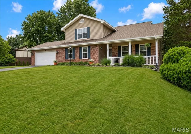 Photo 2 of Single family home for sale at 25 Vicksburg Sta, Saint Charles, MO 63303 | MLS# MIS26060669 | Listing updated on 2026-09-24