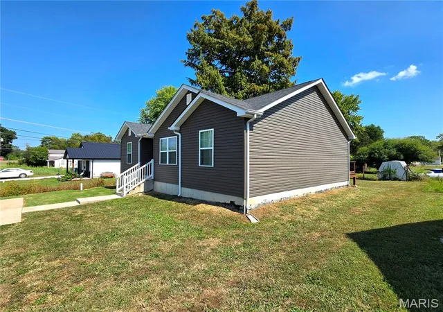 Photo 2 of Single family home for sale at 34 S Olive St, Sullivan, MO 63080 | MLS# MIS26060671 | Listing updated on 2026-09-23