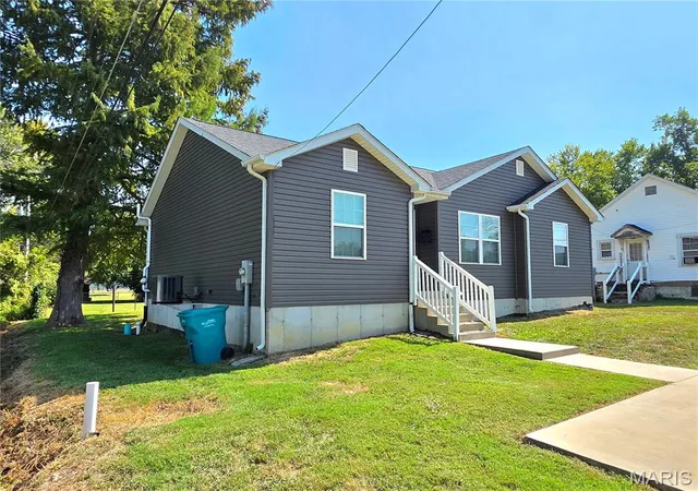 Photo 3 of Single family home for sale at 34 S Olive St, Sullivan, MO 63080 | MLS# MIS26060671 | Listing updated on 2026-09-23