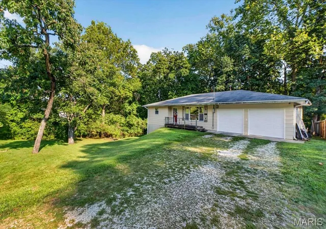 Photo 3 of Sale Pending at 5514 Old Lemay Fry Rd, Imperial, MO 63052 | MLS# MIS26060673 | Listing updated on 2026-09-29
