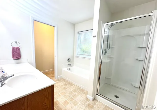 Photo 4 of Single family home for sale at 722 Wayland Dr, O Fallon, MO 63366 | MLS# MIS26060674 | Listing updated on 2026-09-25