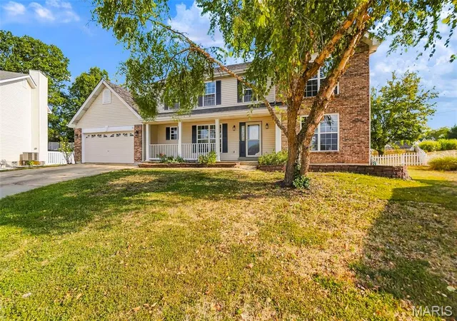Photo 2 of Single family home for sale at 1014 Wake Ct, Wentzville, MO 63385 | MLS# MIS26060676 | Listing updated on 2026-09-25